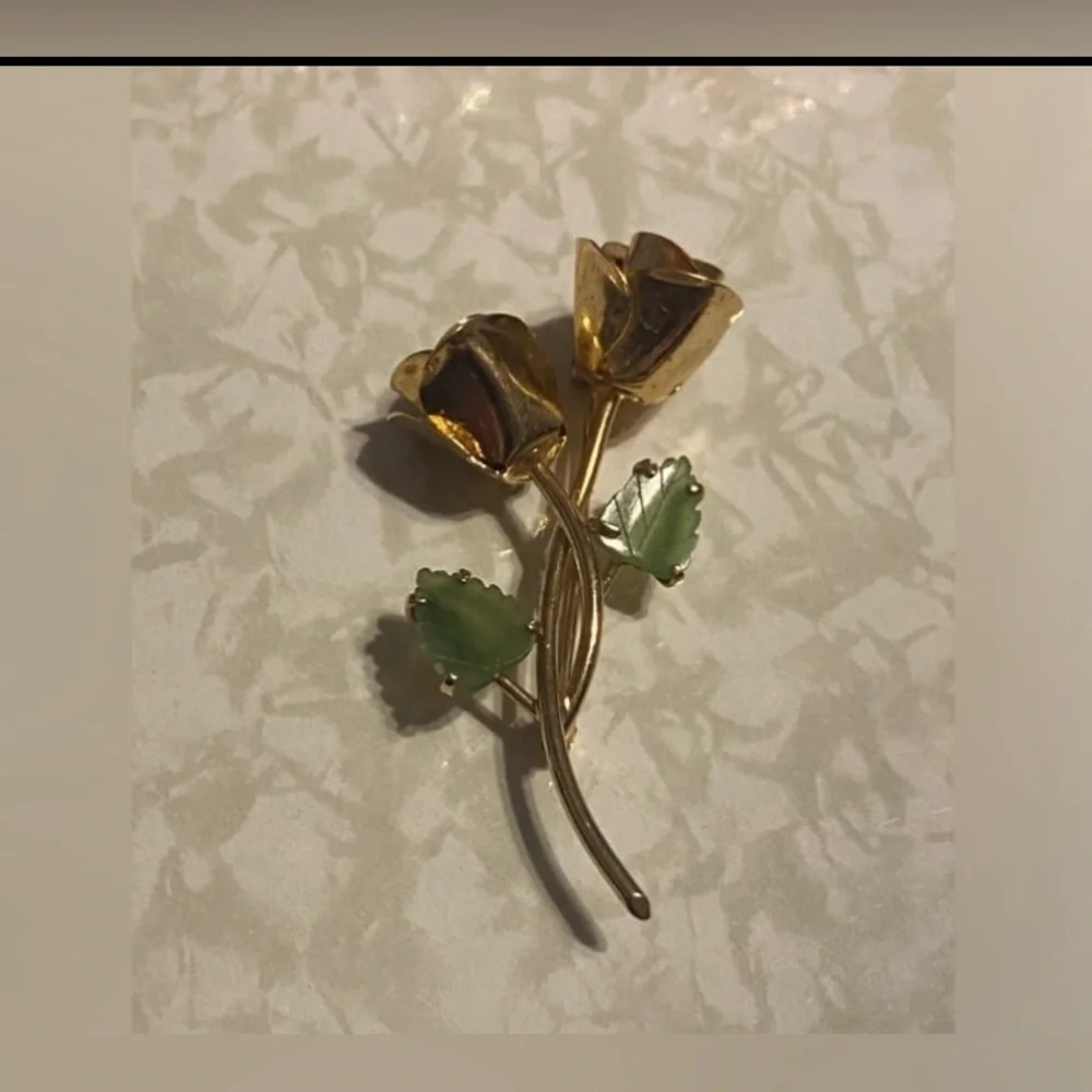 Vintage Jade Rose Flower Gold Tone Brooch #7654 💎